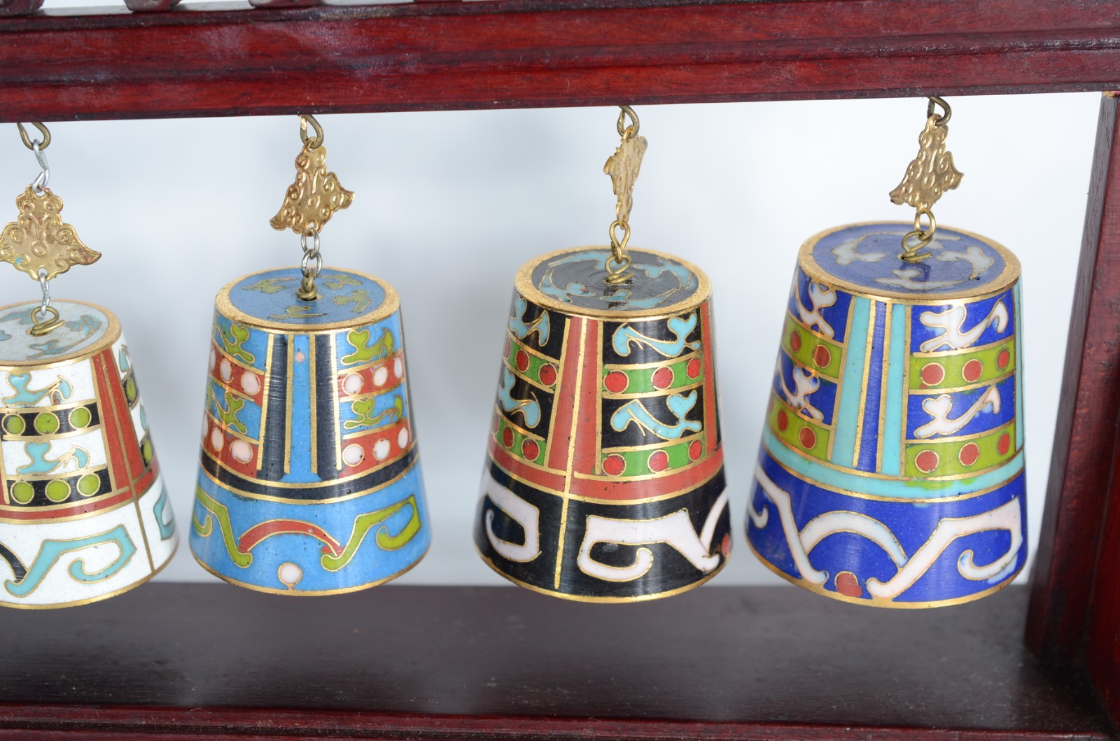 Conjunto com "sinos" pequenos de cloisoné chines. - foto 2 de 6