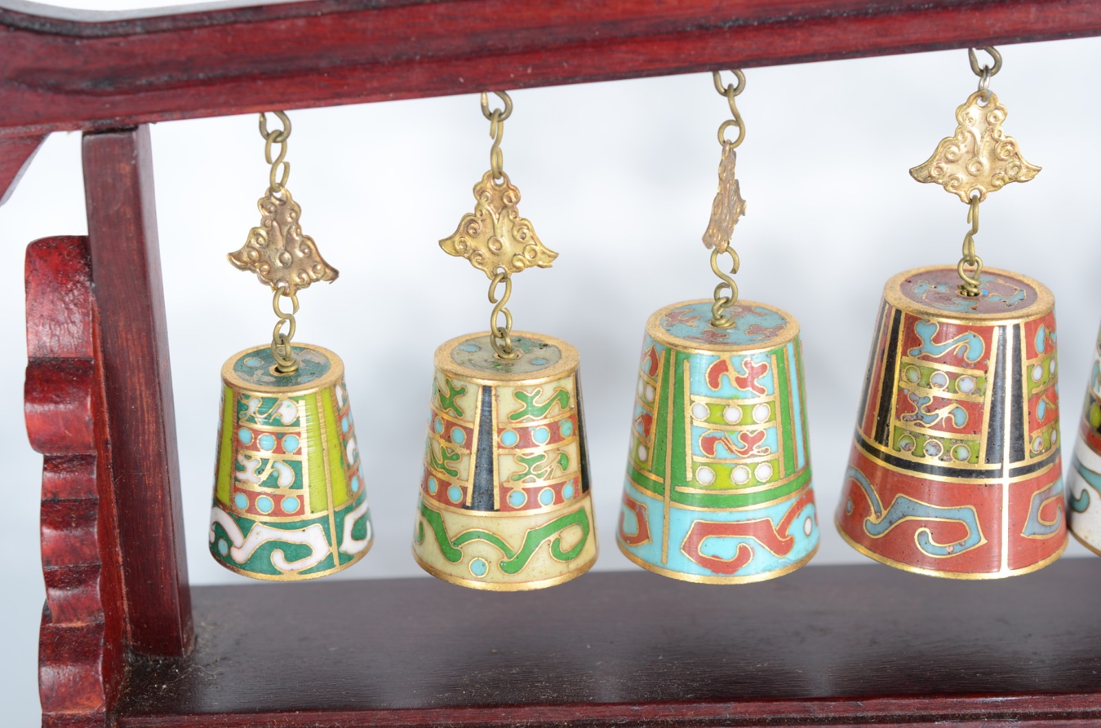 Conjunto com "sinos" pequenos de cloisoné chines. - foto 3 de 6
