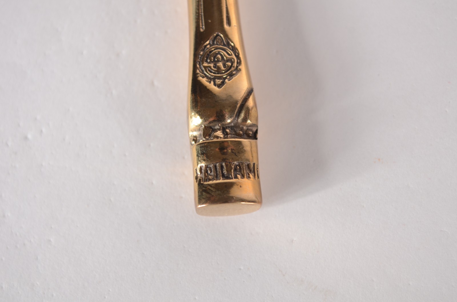 Faqueiro dourado "Tailand", composto de: 12 garfos, 14 facas, 12... - foto 7 de 7
