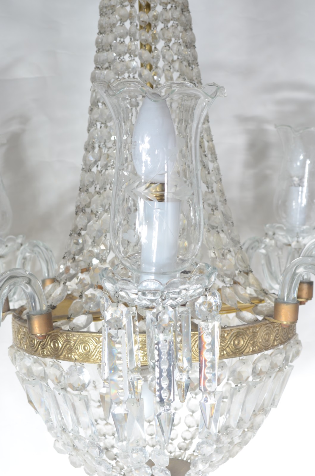 Lustre para 8 luzes de cristal com mangas, contas e pingentes... - foto 4 de 6