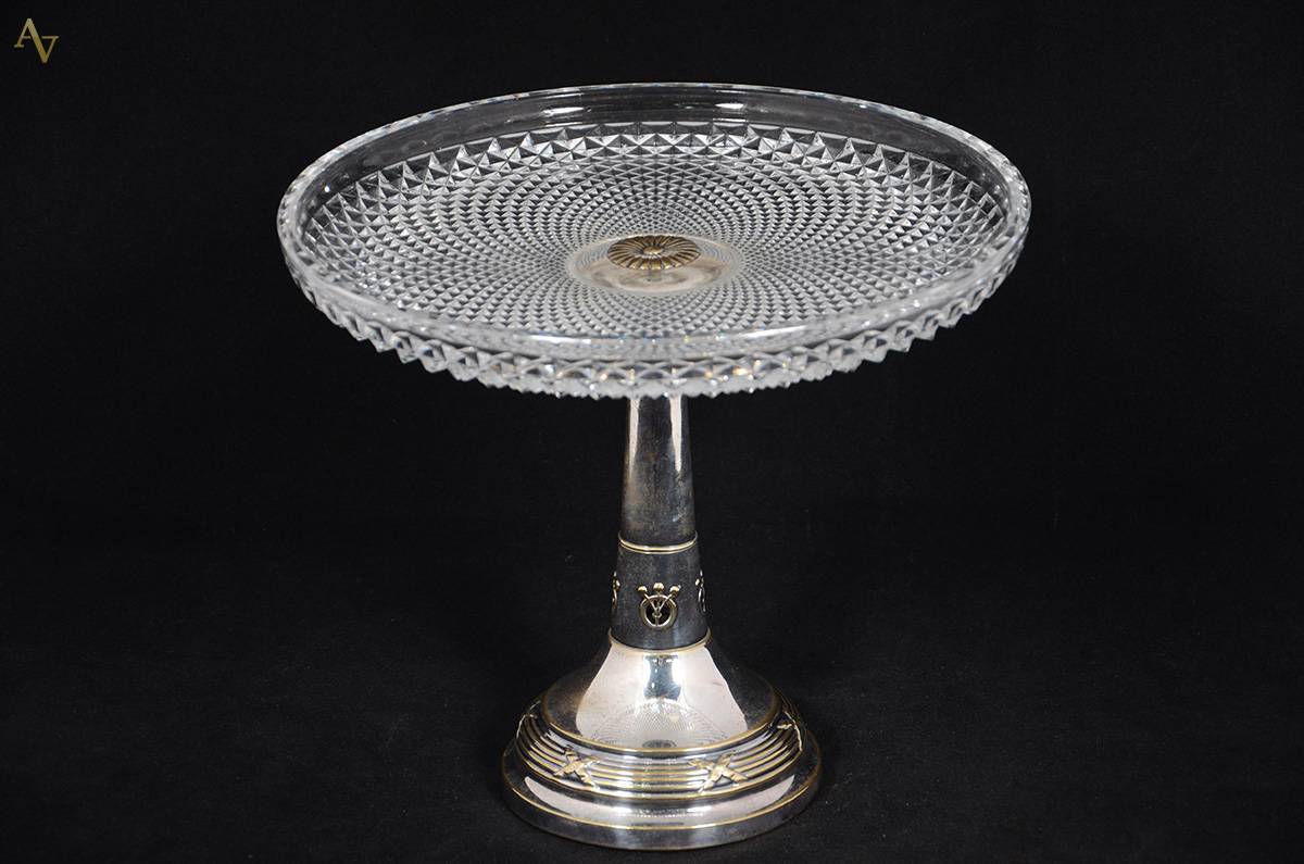Fruteira de cristal lapidação bico de jaca com pé alto de metal...