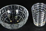 BACARAT - Duas peças de cristal frances lapidad... - BACARAT - Duas peças de cristal frances lapidado sendo bowl (altura 9 diâmetro 19 cm) e vaso ,  assinados