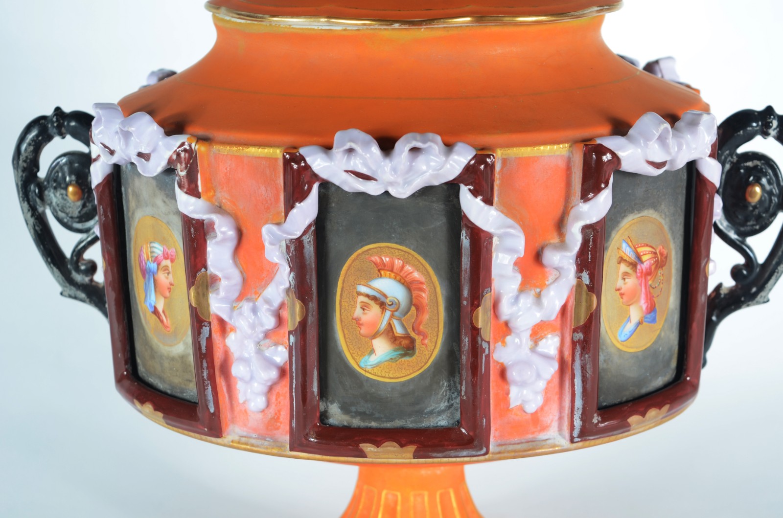 Ânfora de porcelana francesa Velho Paris, decorada com pequenos... - foto 8 de 9