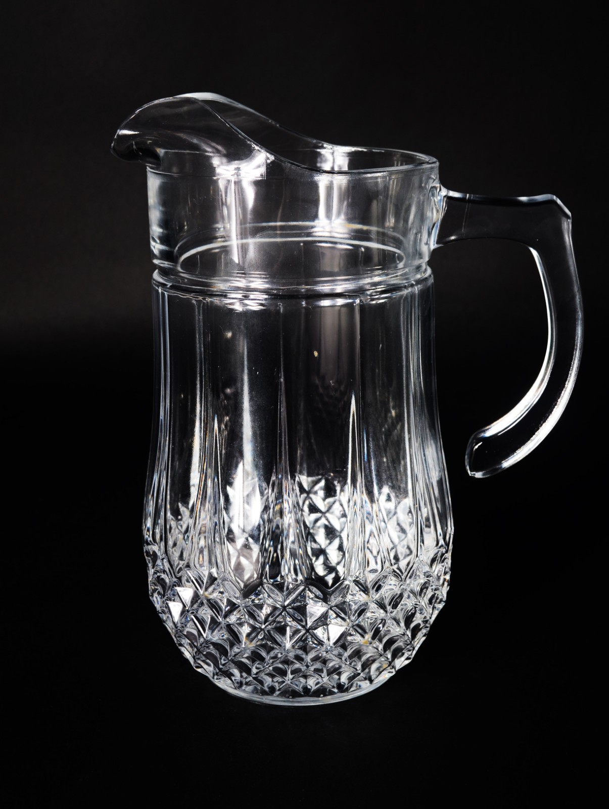 Serviço de cristal lapidado, composto de: 10 copos para água, 7 copos... - foto 3 de 9