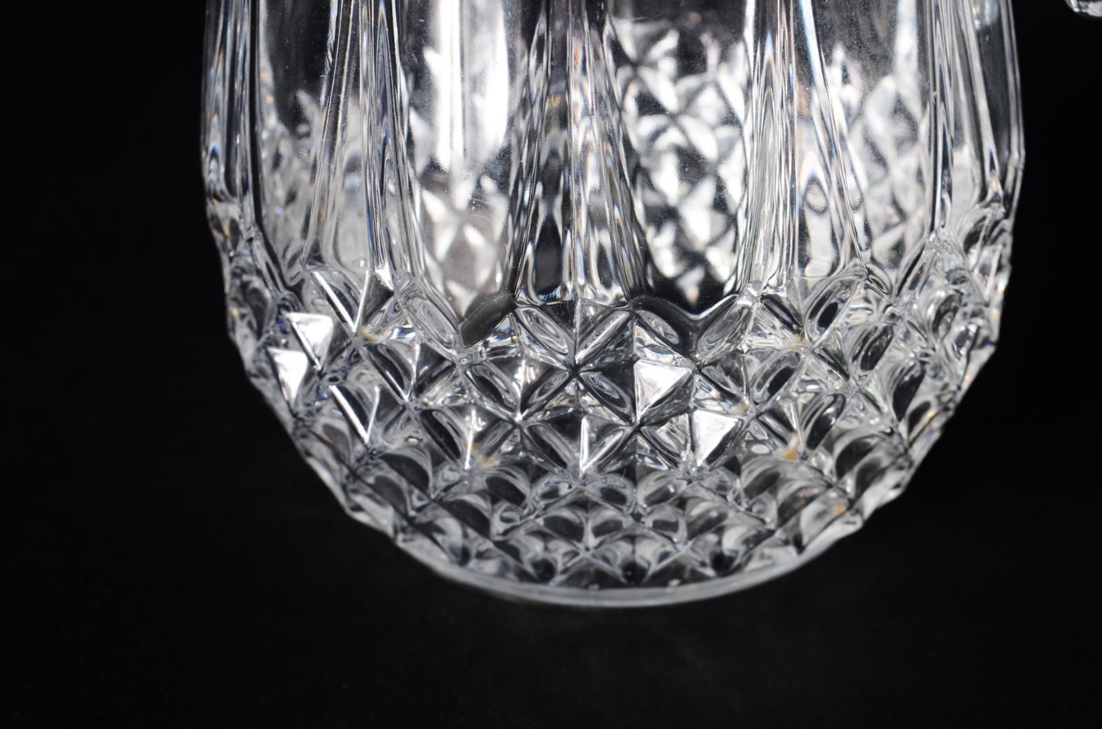 Serviço de cristal lapidado, composto de: 10 copos para água, 7 copos... - foto 4 de 9