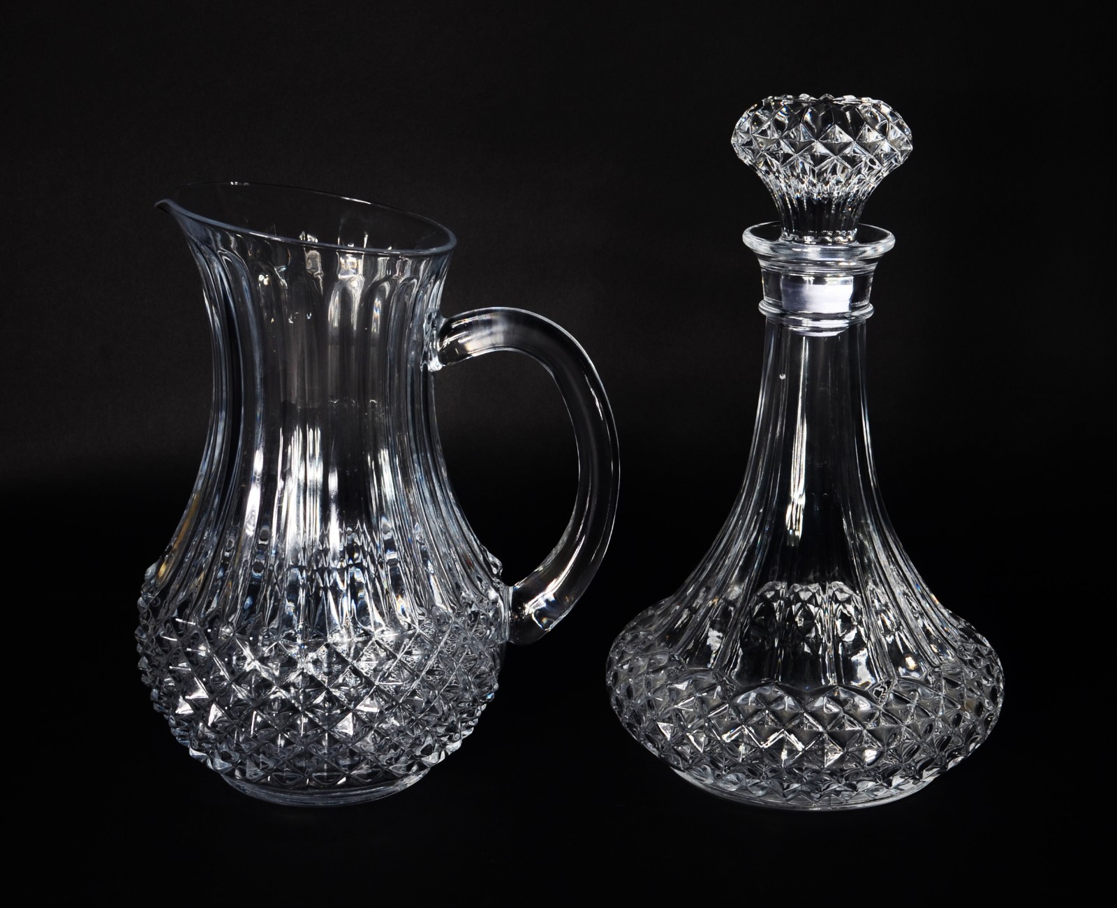 Serviço de cristal lapidado, composto de: 10 flutes para champagne... - foto 6 de 11
