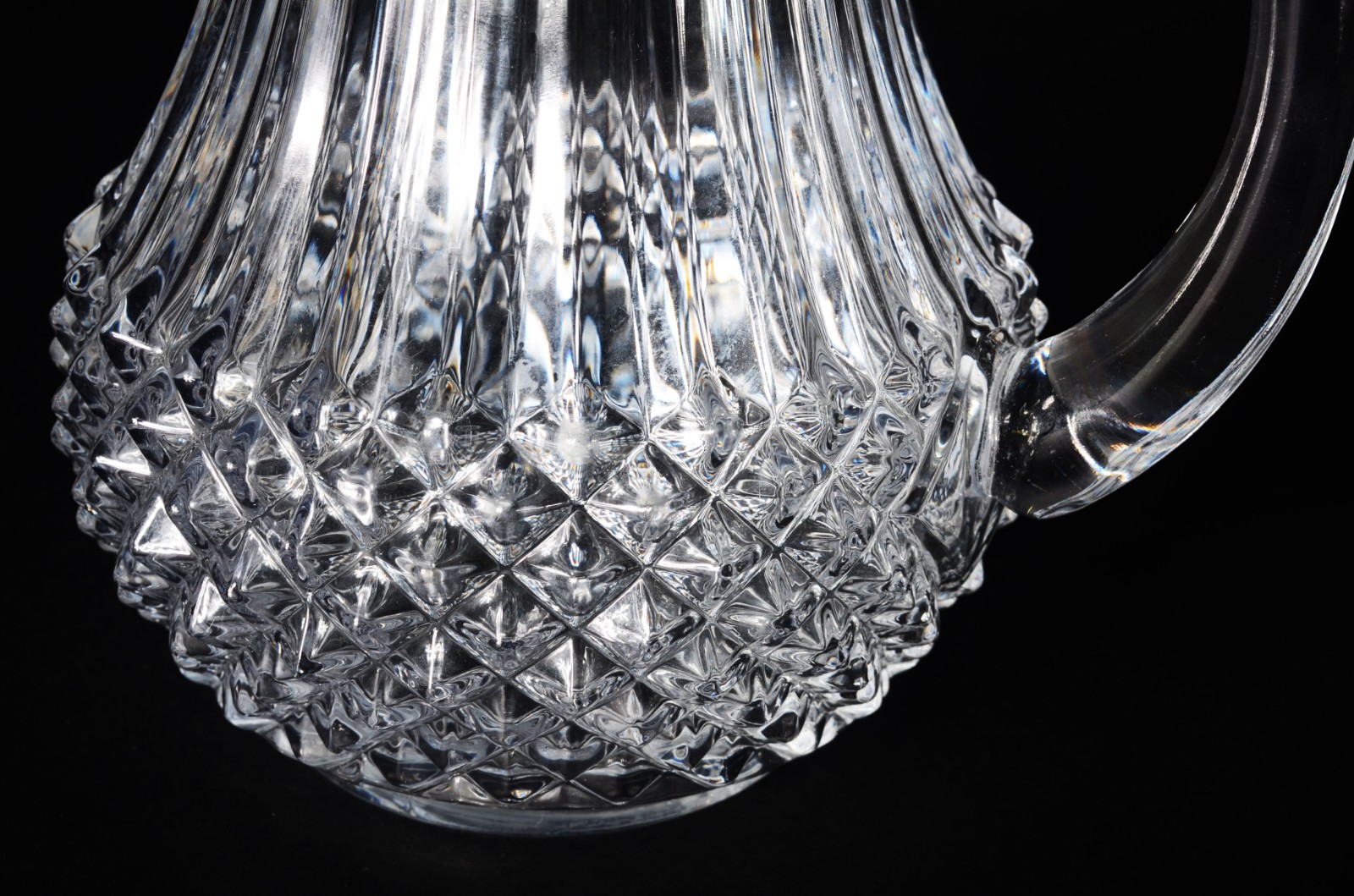 Serviço de cristal lapidado, composto de: 10 flutes para champagne... - foto 10 de 11