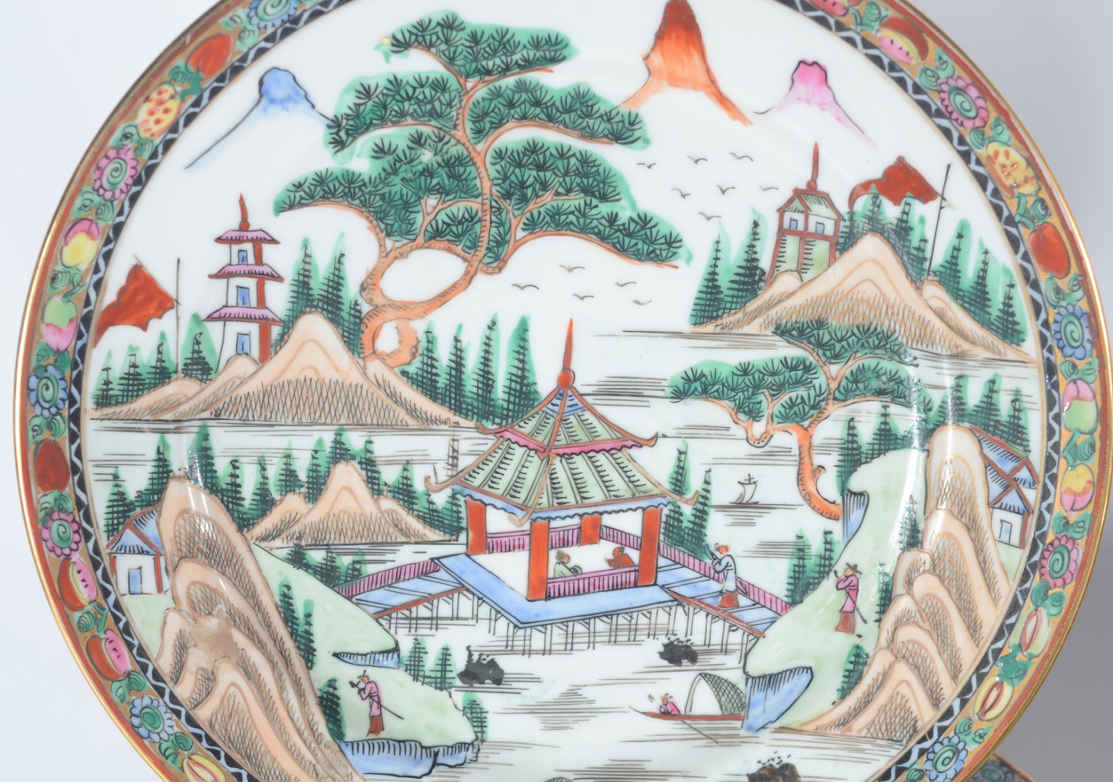 Serviço de jantar, chá e café de porcelana oriental, decorado com... - foto 2 de 10