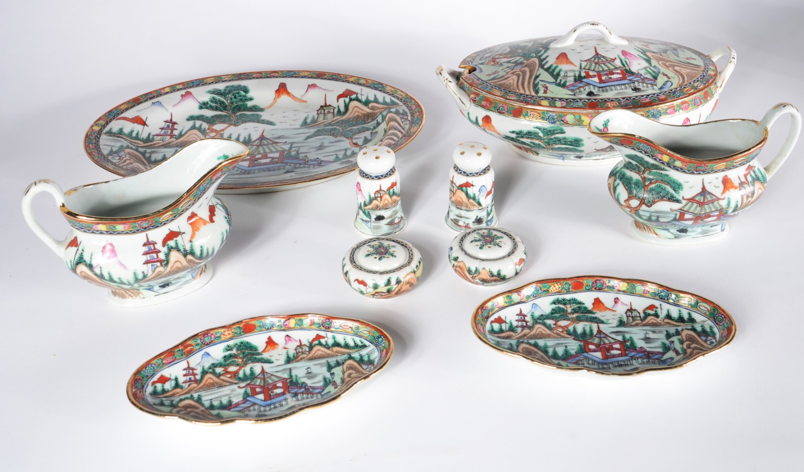 Serviço de jantar, chá e café de porcelana oriental, decorado com... - foto 3 de 10