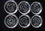 Diversas peças de cristal/vidro, sendo: prato p... - Diversas peças de cristal/vidro, sendo: prato para bolo, fruteira de vidro frisado, 3 travessas retangulares e 14 porta copos (modelos diferente...