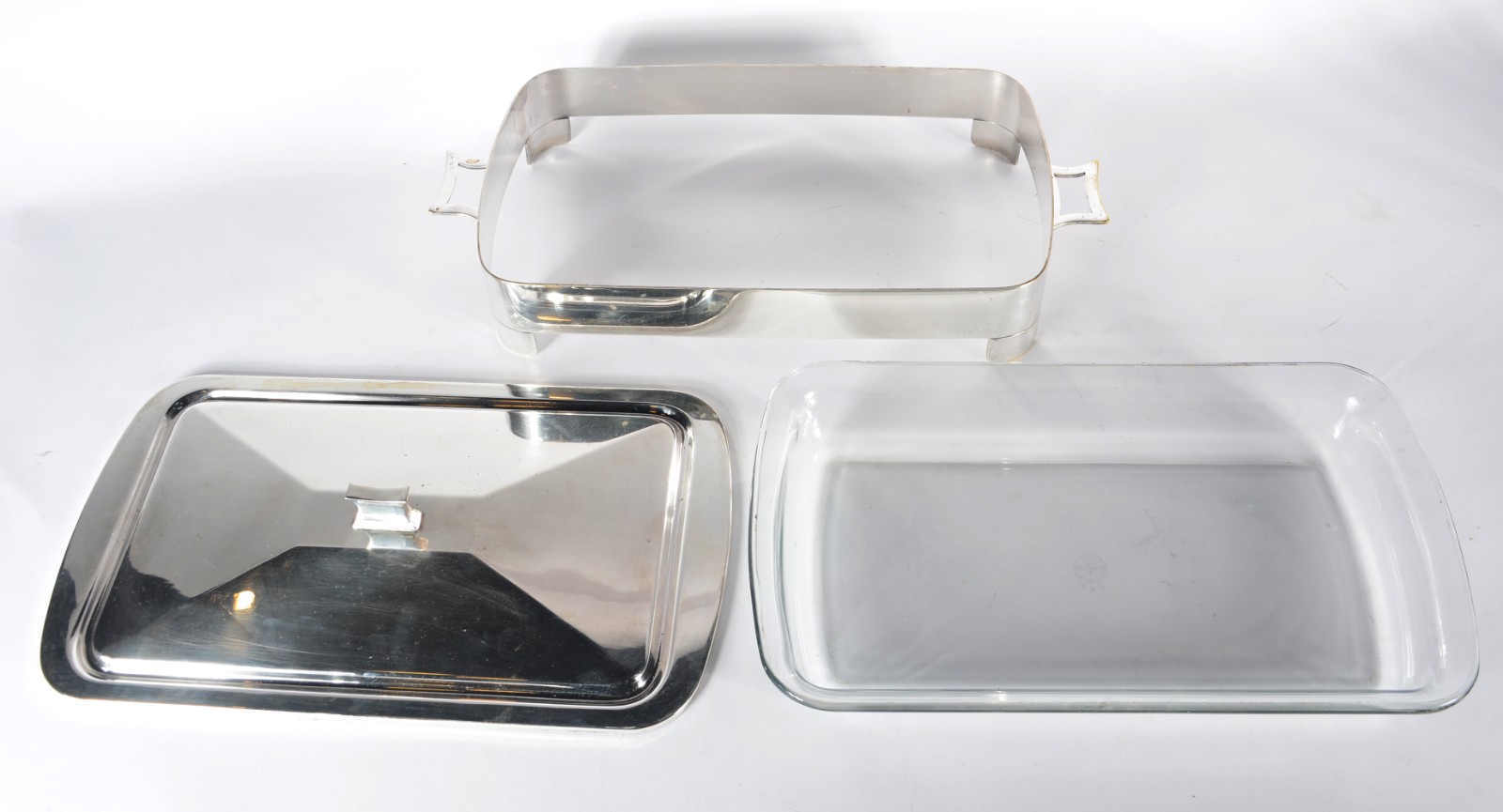 Diversas peças de metal prateado, sendo: 2 porta pirex (um com pirex)... - foto 3 de 5