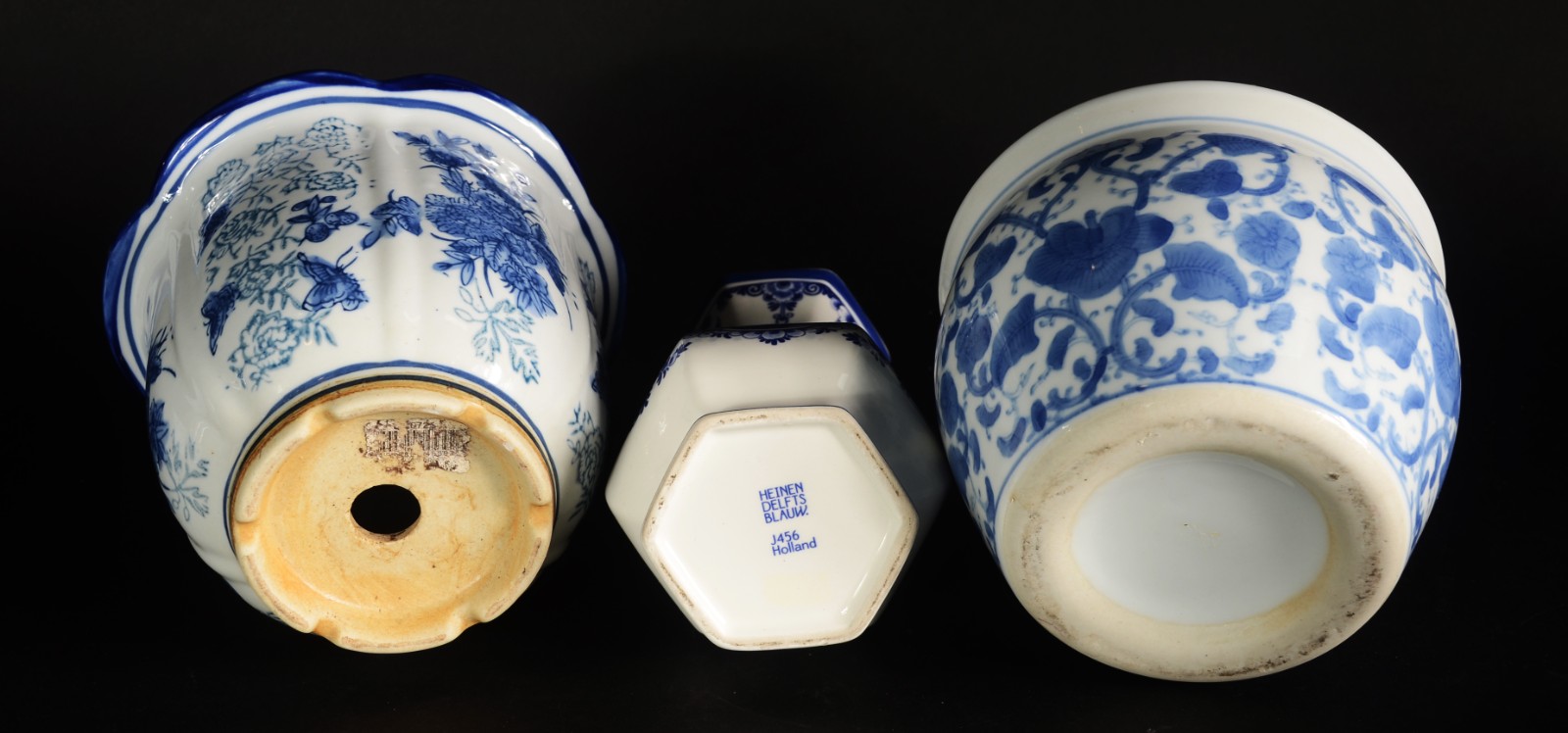 Diversas peças de cerâmica azul e branca, sendo potiche, dois vasos e... - foto 7 de 10