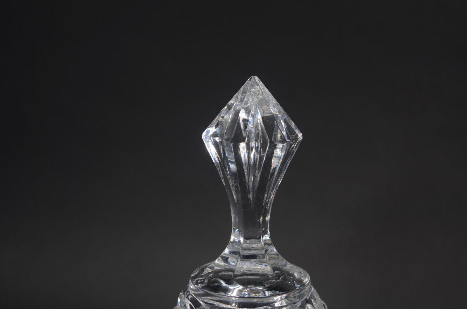 Duas compoteiras de cristal lapidado (pequenos lascados e bicados). - foto 4 de 11