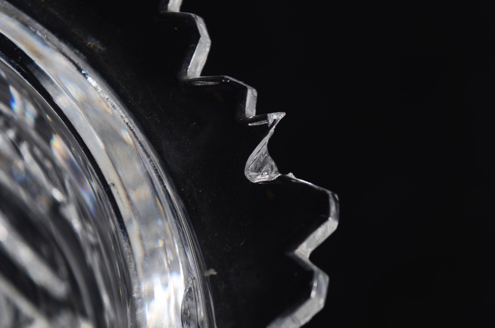 Duas compoteiras de cristal lapidado (pequenos lascados e bicados). - foto 10 de 11