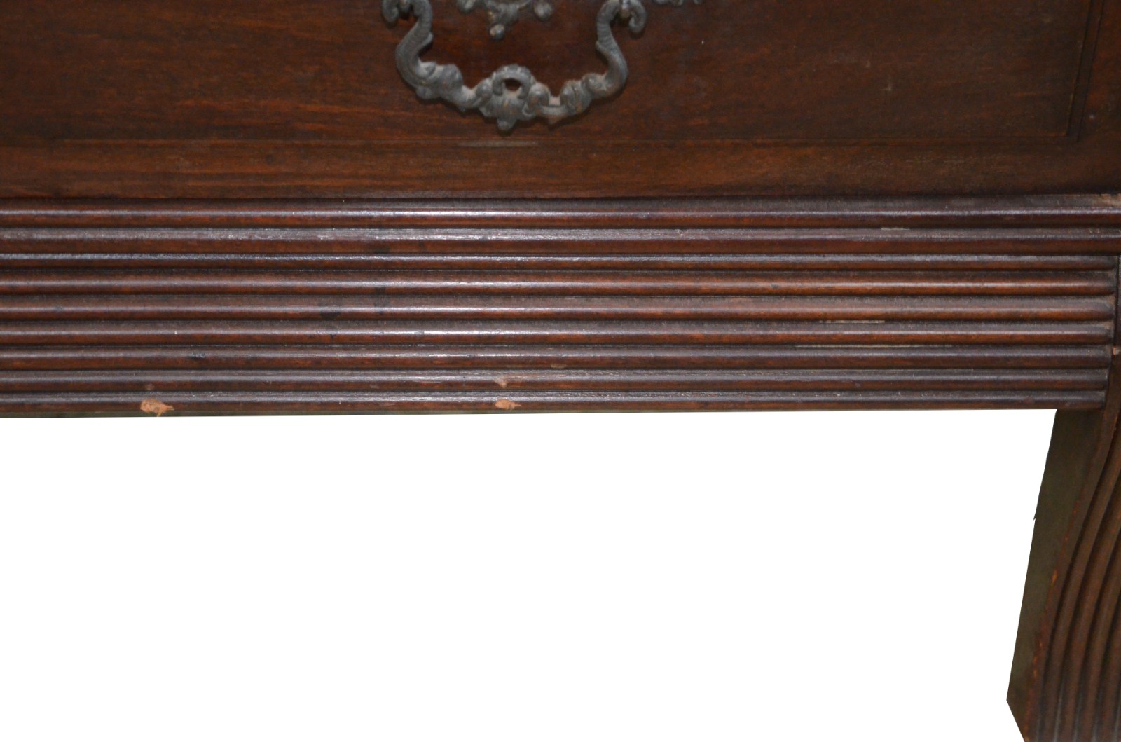 Comoda de madeira nobre com 3 gavetões e 2 gavetas, puxadores de... - foto 6 de 8