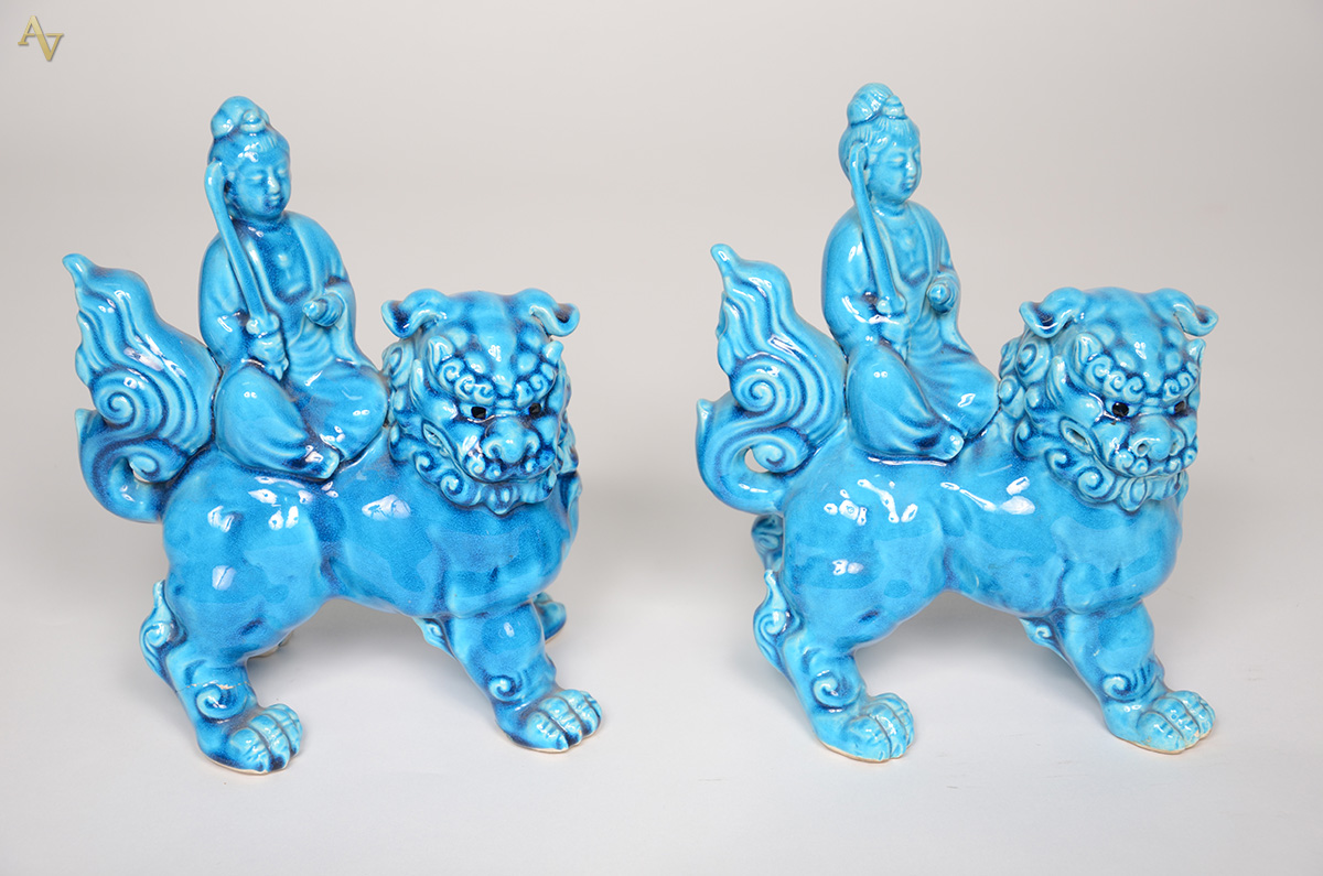 Duas estatuetas de porcelana oriental azul turquesa representando... - foto 1 de 2