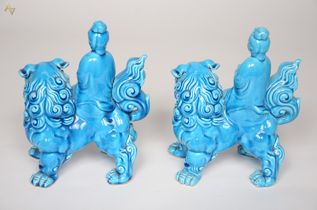 Duas estatuetas de porcelana oriental azul turquesa representando... - foto 2 de 2