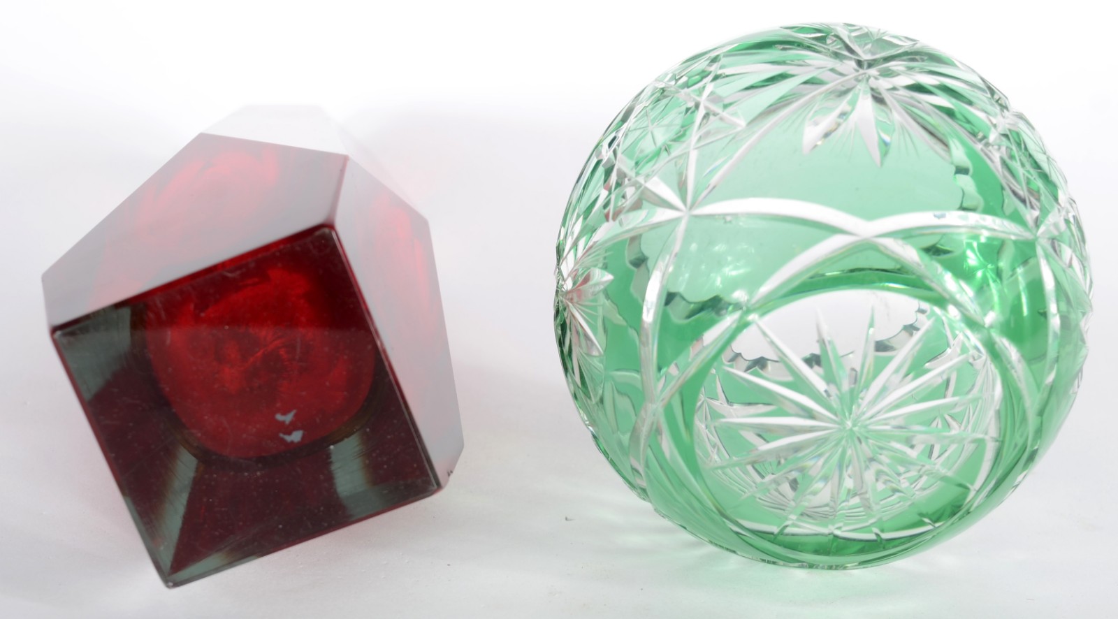Duas peças, sendo: vaso/ solifleur de vidro decorativo vermelho e... - foto 5 de 7