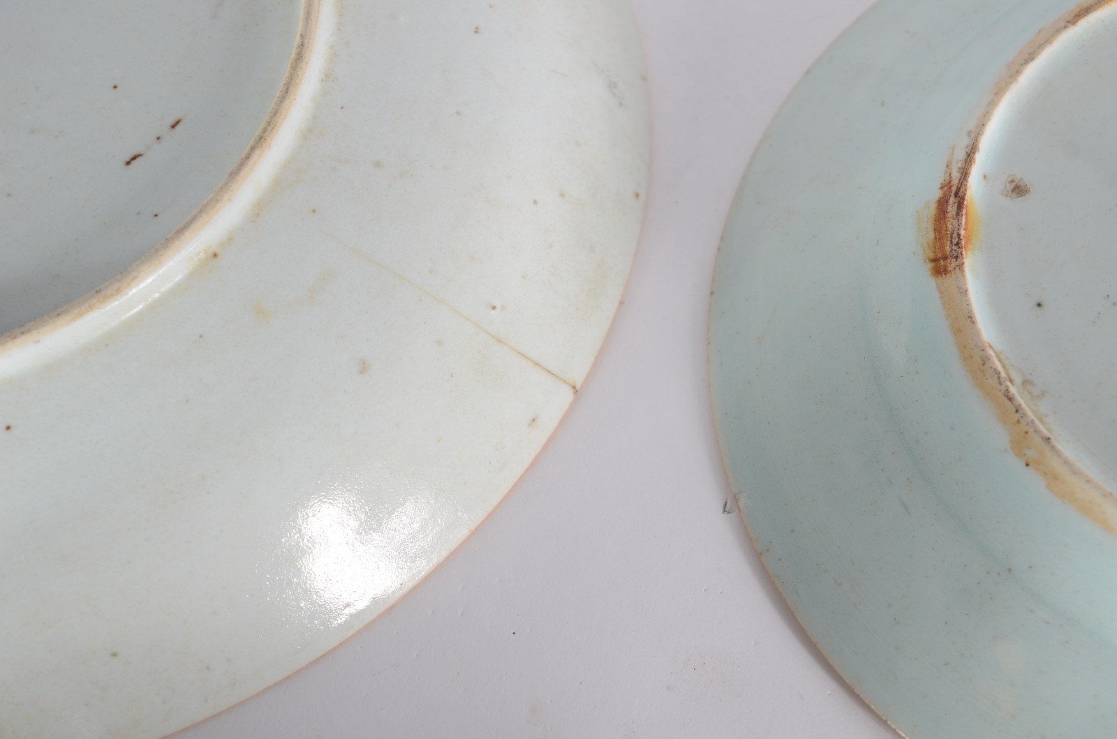 Quatro peças de antiga porcelana oriental, sendo: bowl e tres pratos... - foto 7 de 7