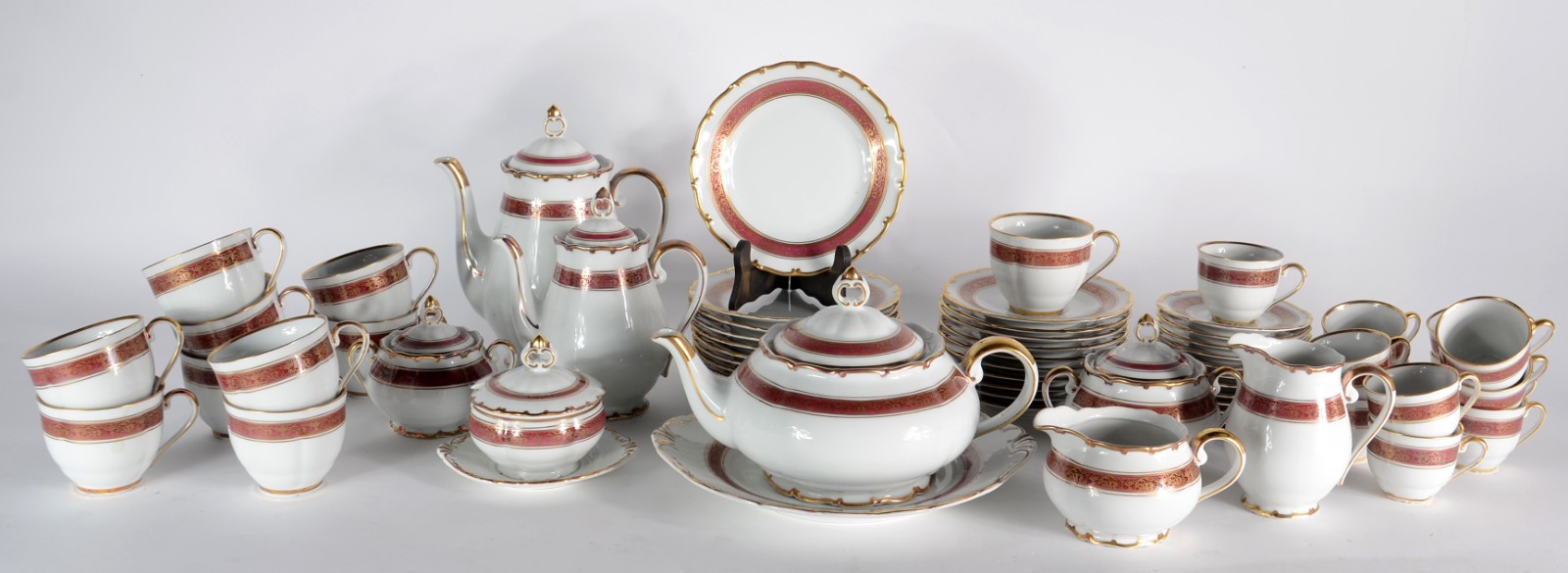 Aparelho de chá e café de porcelana tcheca branca com tarja na cor... - foto 1 de 9
