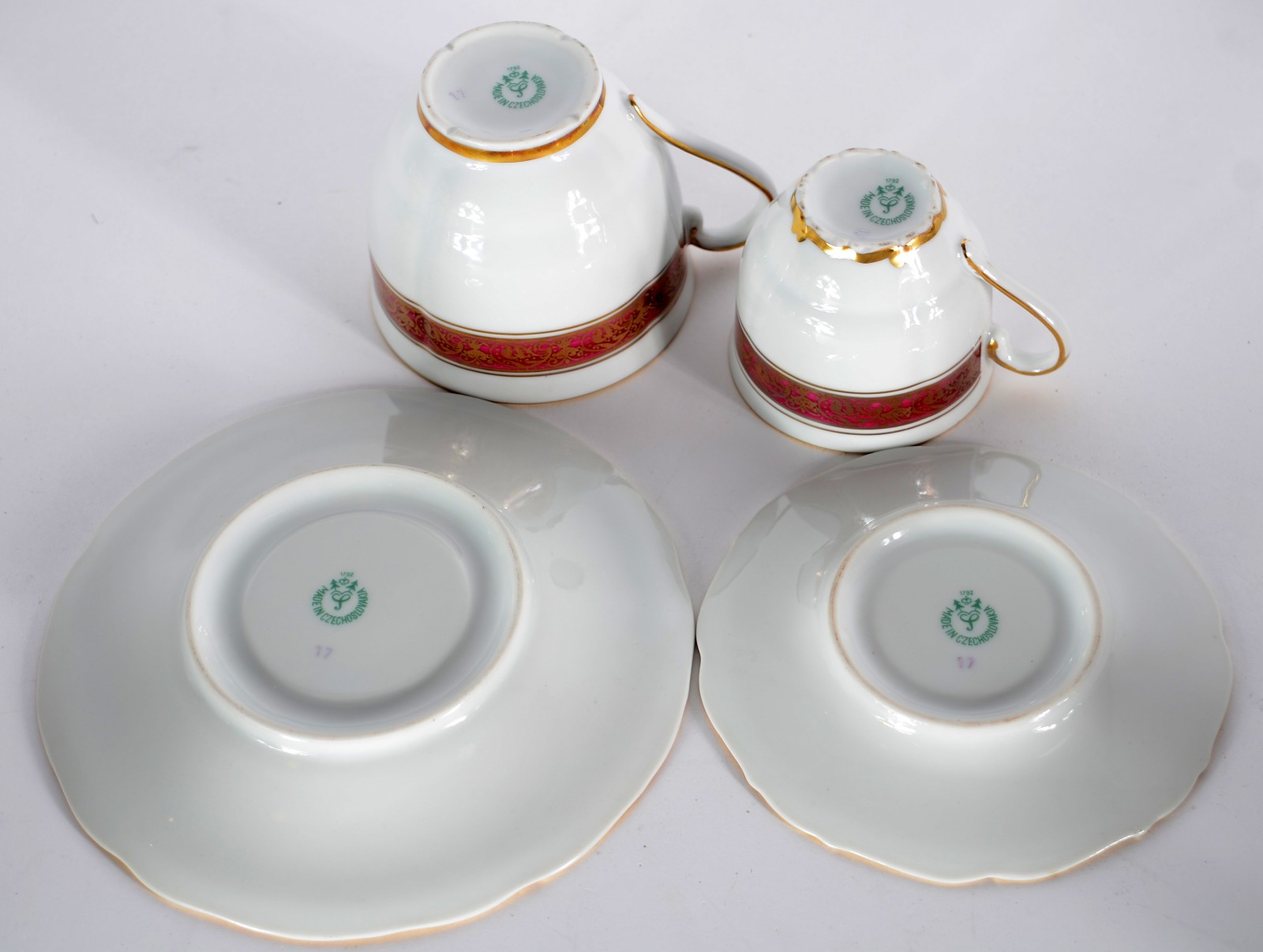 Aparelho de chá e café de porcelana tcheca branca com tarja na cor... - foto 4 de 9
