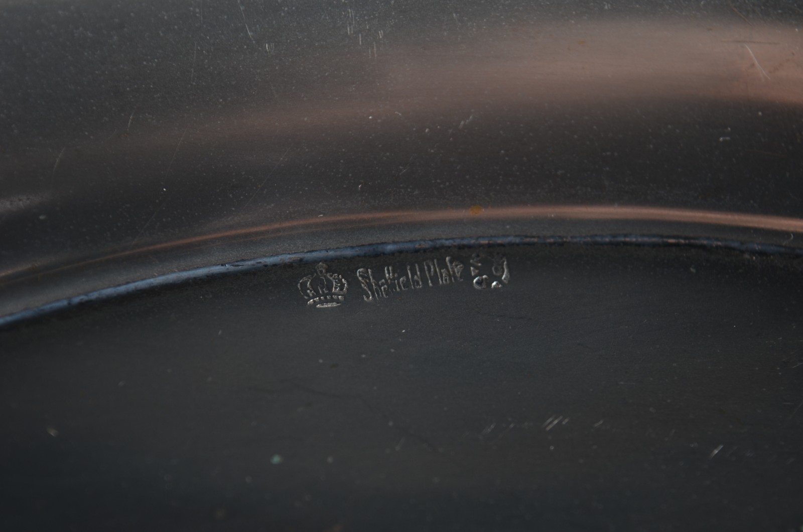 Diversas de metal, sendo saladeira com 6 bowls; medalhão com pássaros... - foto 7 de 11