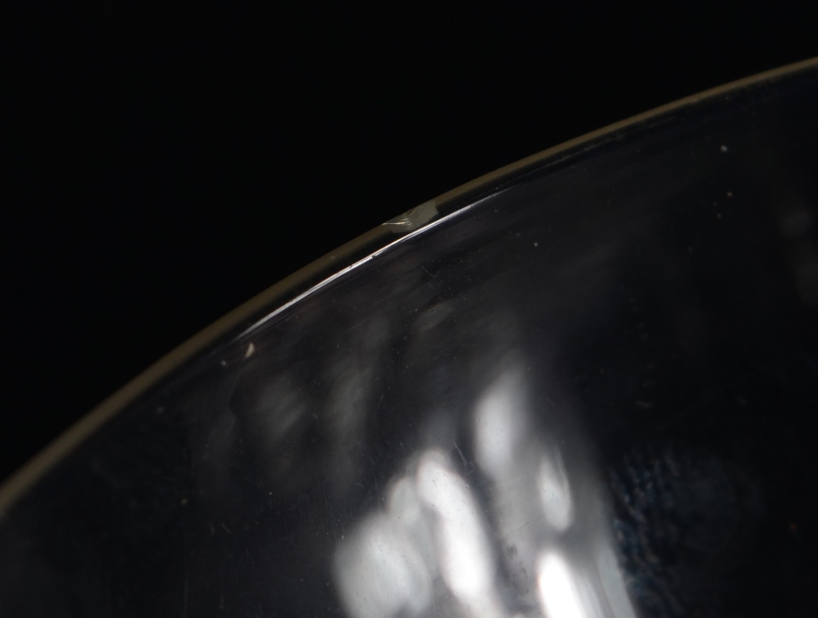 Serviço de cristal lapidado, composto de: 11 taças para água, 10... - foto 3 de 8