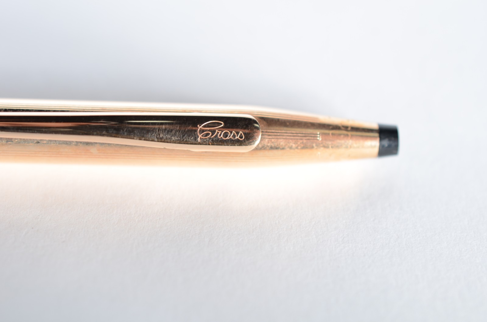 Lapiseira e caneta de metal filetado a ouro 14k, marca Cross. No... - foto 7 de 8