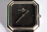 Baume & Mercier (1830),  - Relógio de pulso com mostrador de ouro branco, no estojo. Máquina parada. Media do mostrador: 20 mm.
