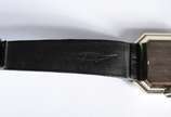 Baume & Mercier (1830),  - Relógio de pulso com mostrador de ouro branco, no estojo. Máquina parada. Media do mostrador: 20 mm.