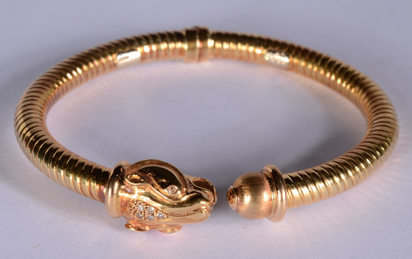 Pulseira/bracelete de ouro 18 k., decorada com figura de pantera... - foto 1 de 4