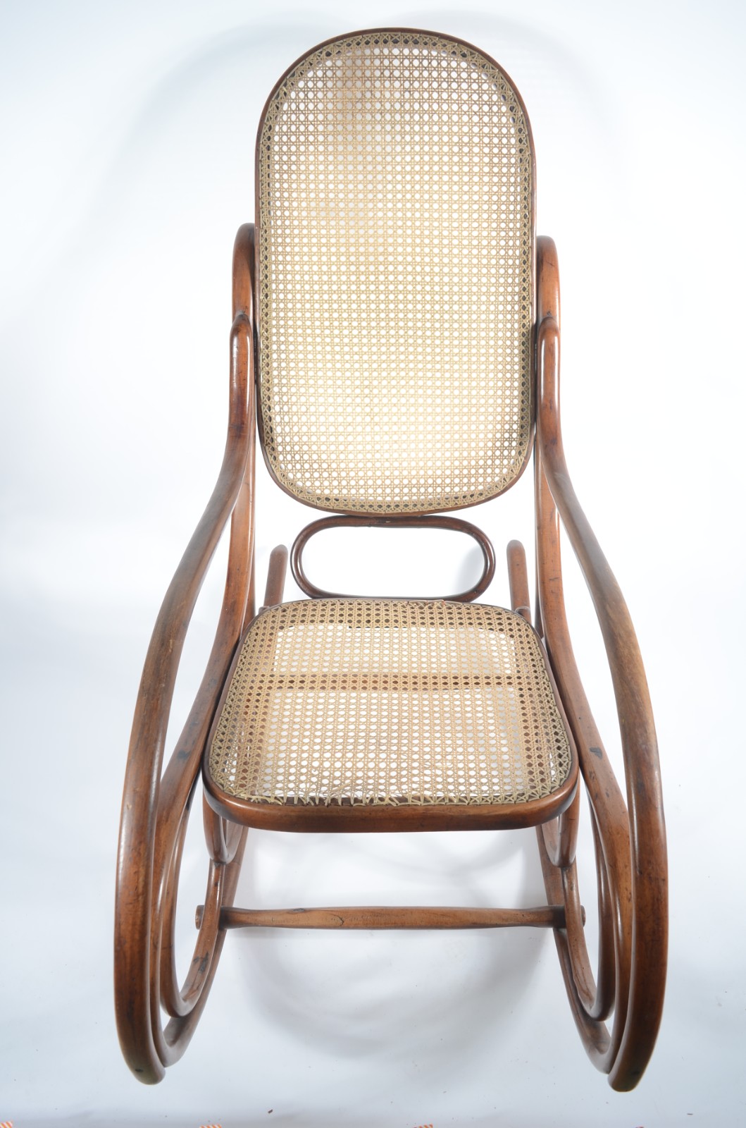 Cadeira de balanço de madeira nobre, estilo austríaco Thonet... - foto 2 de 3