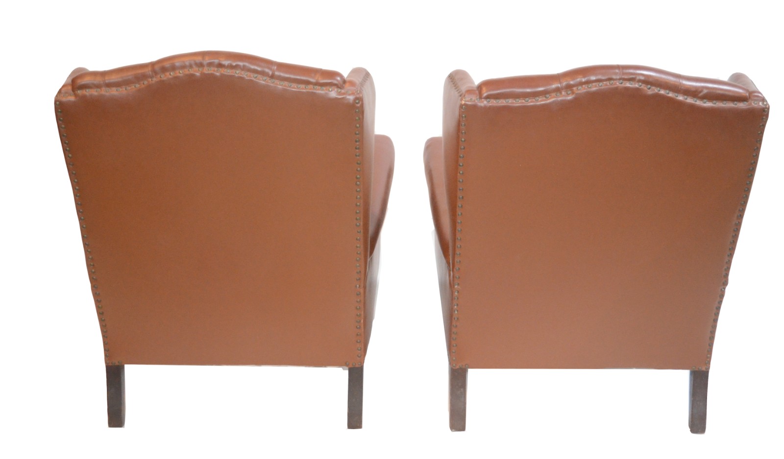 Par de poltronas "bergere" estofadas e forradas em curvim marrom e... - foto 5 de 5
