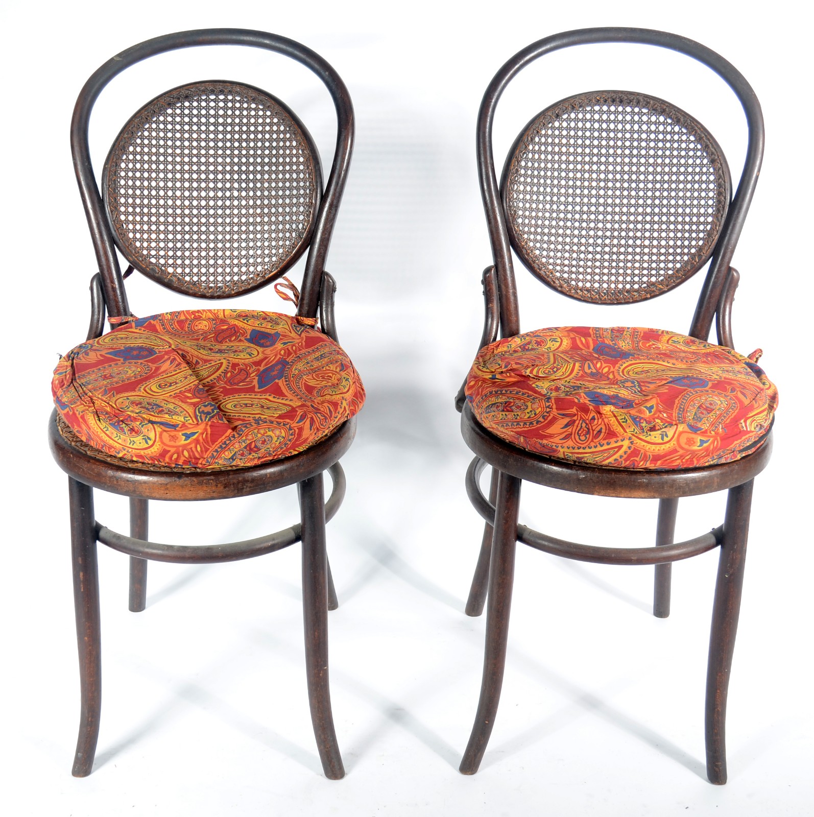 Par de cadeiras de madeira no estilo austríaco "Thonet", forração de... - foto 4 de 8