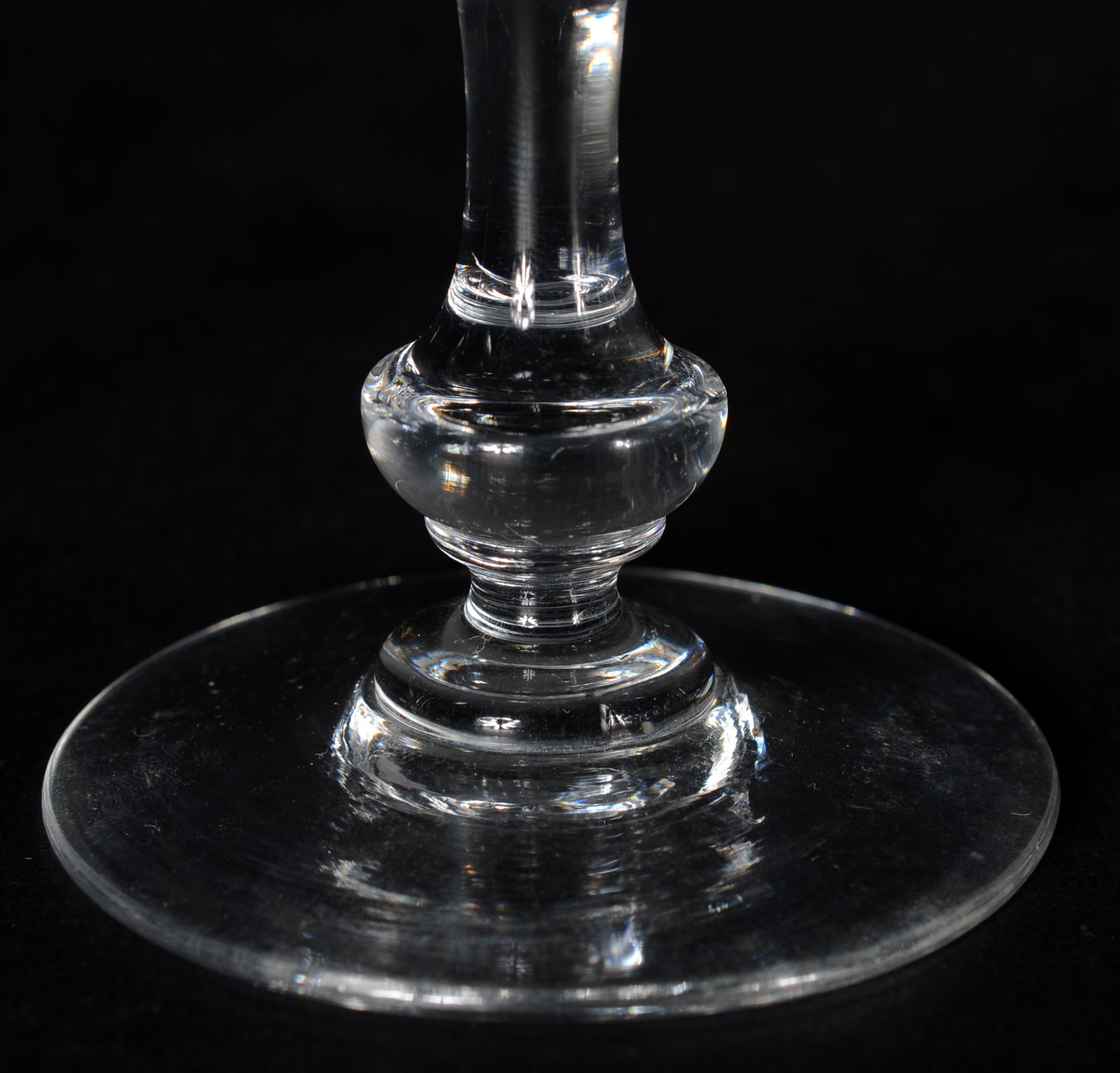 Conjunto com 18 taças para champagne em cristal de diversos modelos e... - foto 6 de 10