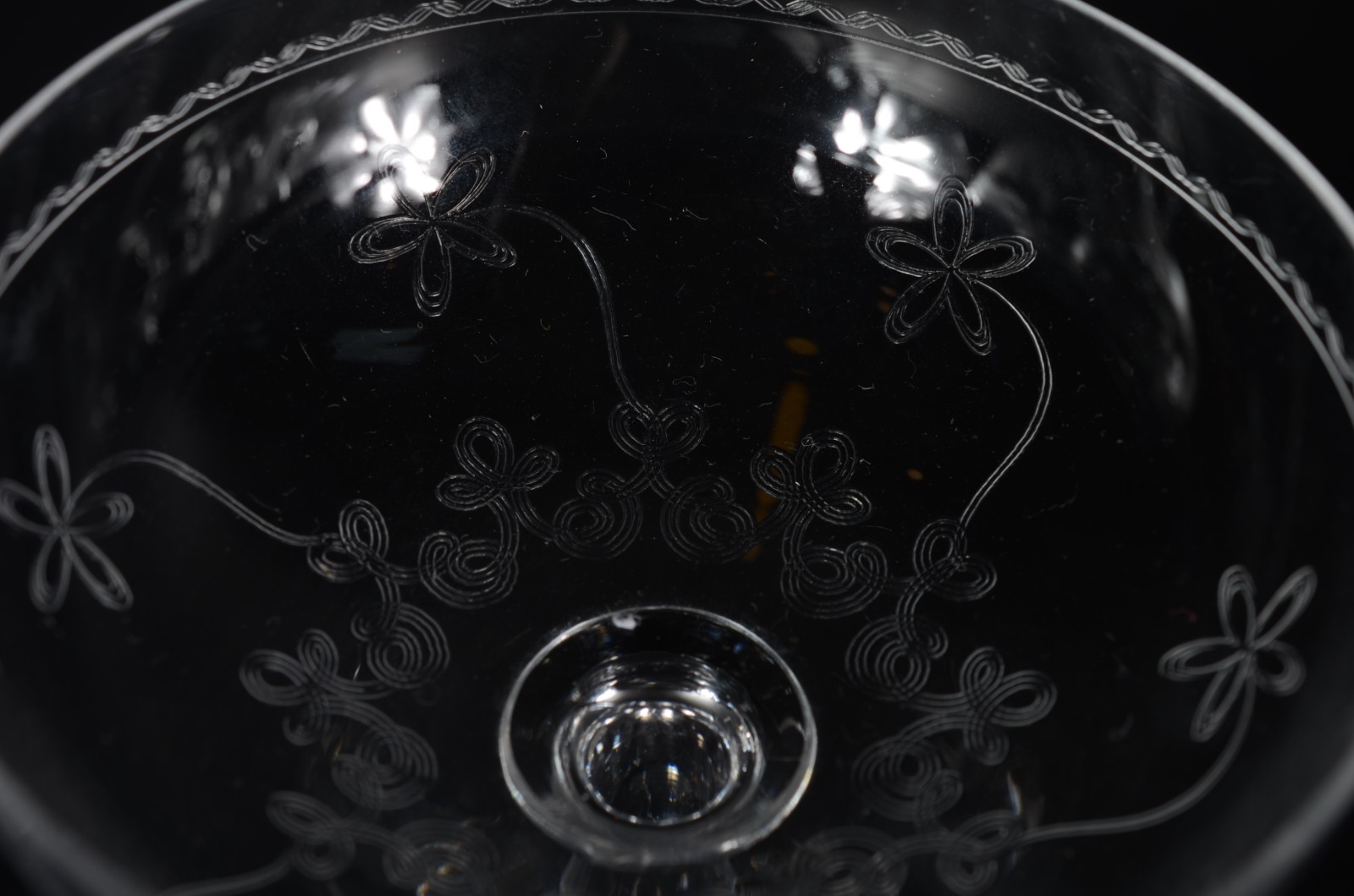 Conjunto com 18 taças para champagne em cristal de diversos modelos e... - foto 10 de 10
