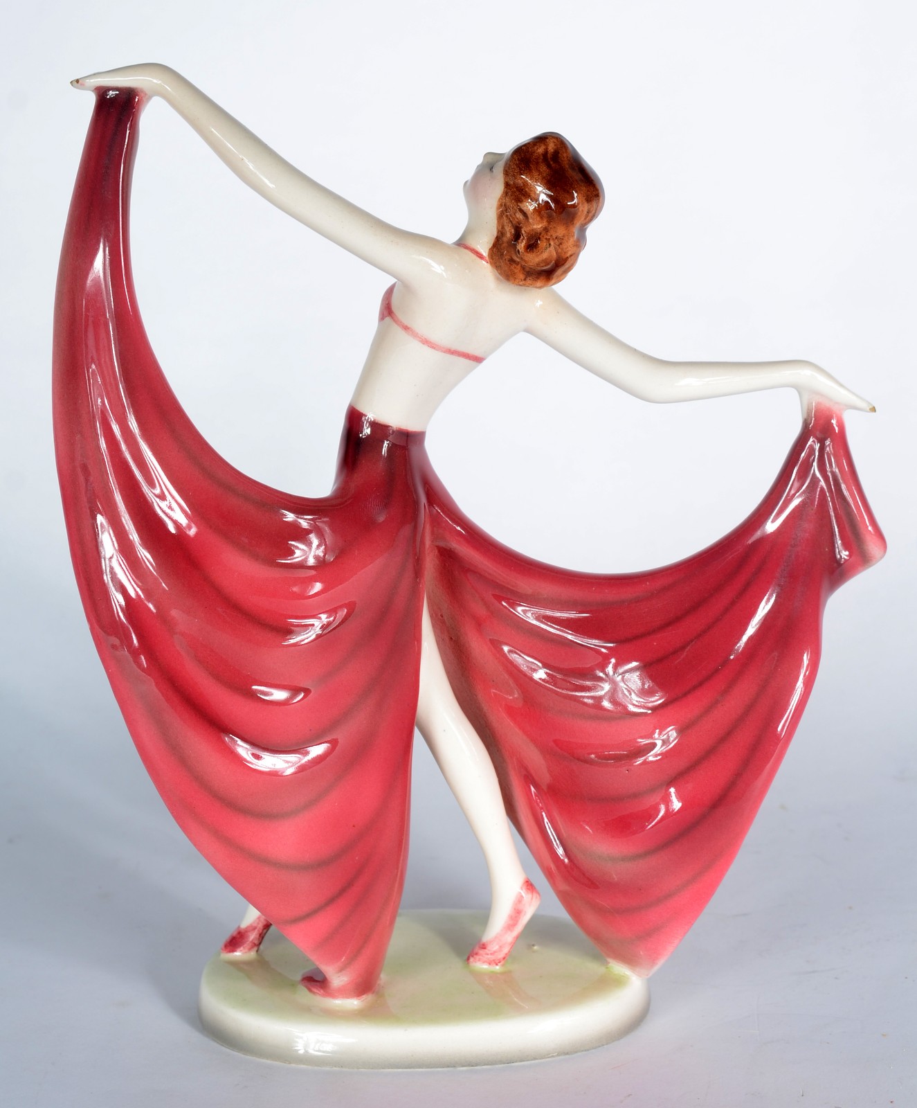 Escultura de porcelana austríaca representando dançarina. Dedo com... - foto 3 de 8