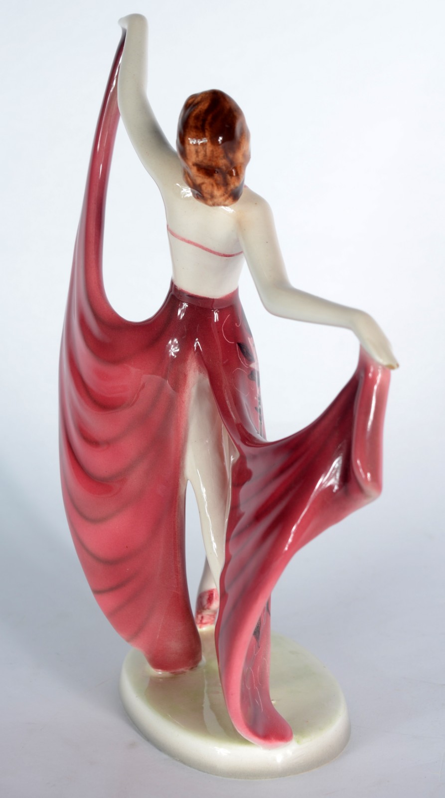 Escultura de porcelana austríaca representando dançarina. Dedo com... - foto 4 de 8