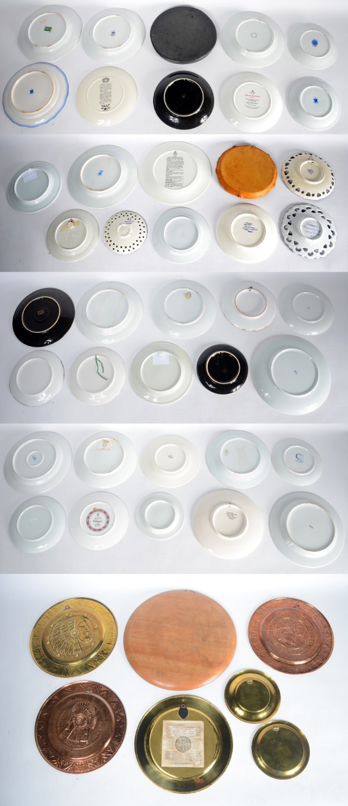 Conjunto com 47 pratos decorativos de diversas procedências e... - foto 2 de 9