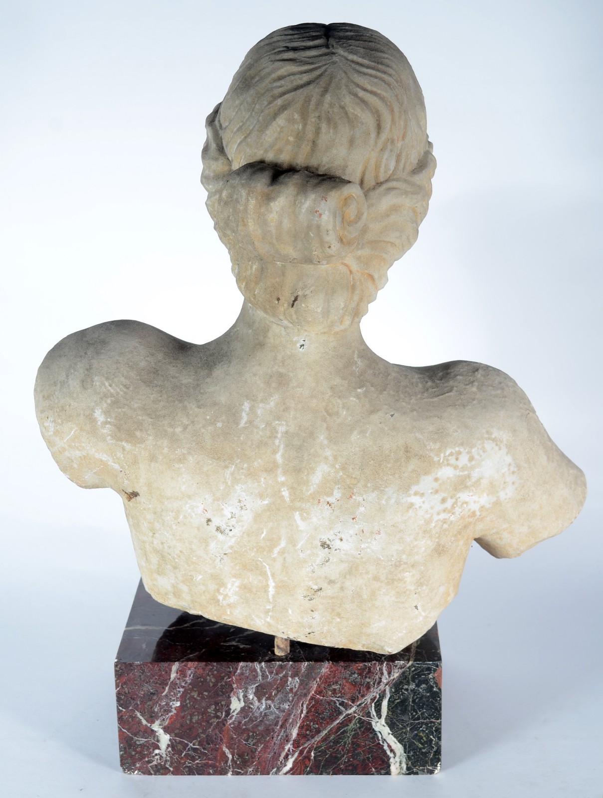 Antiga escultura de pedra representando Busto feminino, base de... - foto 4 de 6