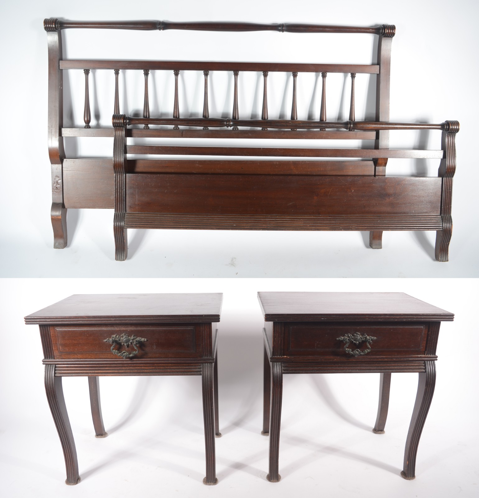 Conjunto de cama de casal e par de mesinhas de cabeceira de madeira... - foto 1 de 11