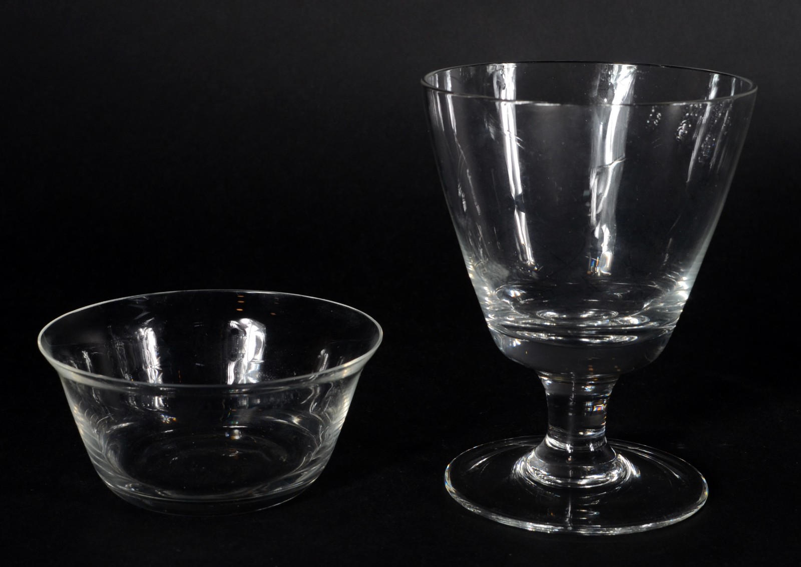 Diversas peças de cristal/vidro, sendo: seis taças para coquetel de... - foto 3 de 6
