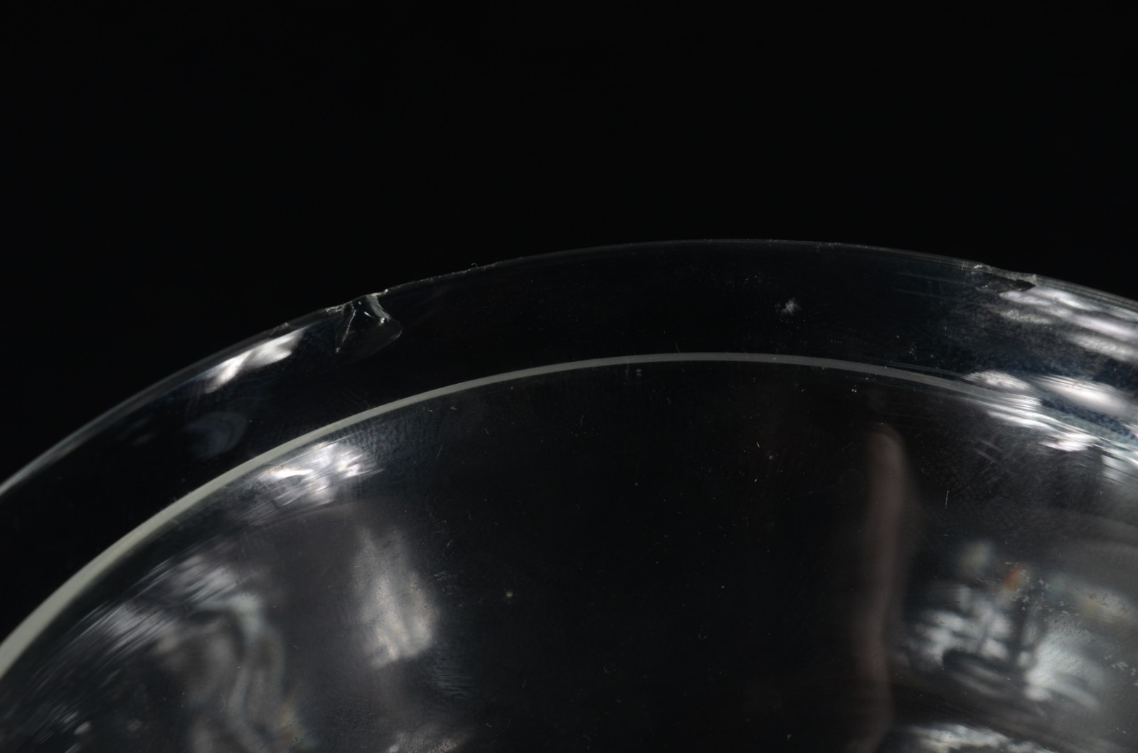 Diversas peças de cristal/vidro, sendo: seis taças para coquetel de... - foto 6 de 6