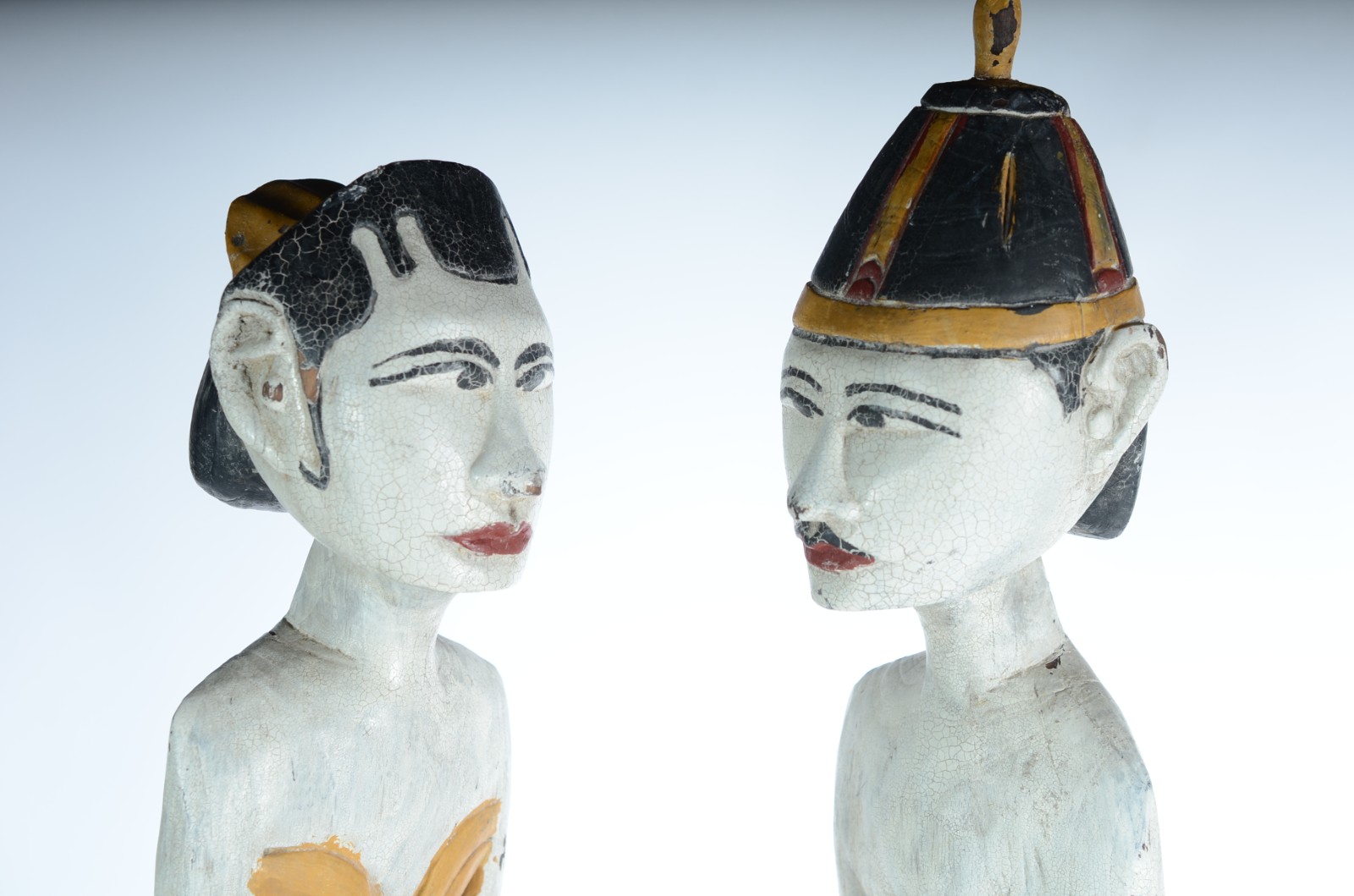 ESCULTURAS JAVANESAS - Casal javanês de madeira policromada... - foto 2 de 7