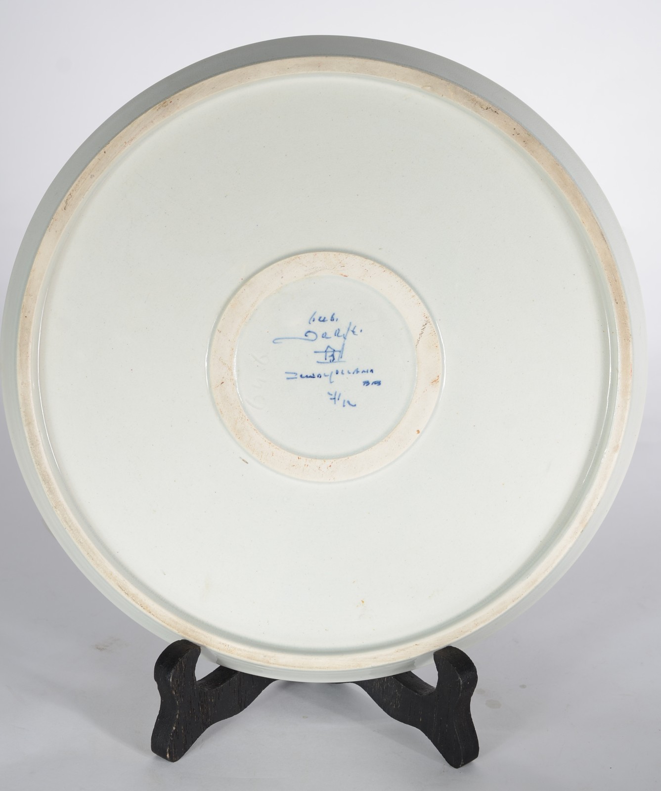 Duas peças, sendo: Prato de porcelana holandesa decorada com veleiro... - foto 3 de 11