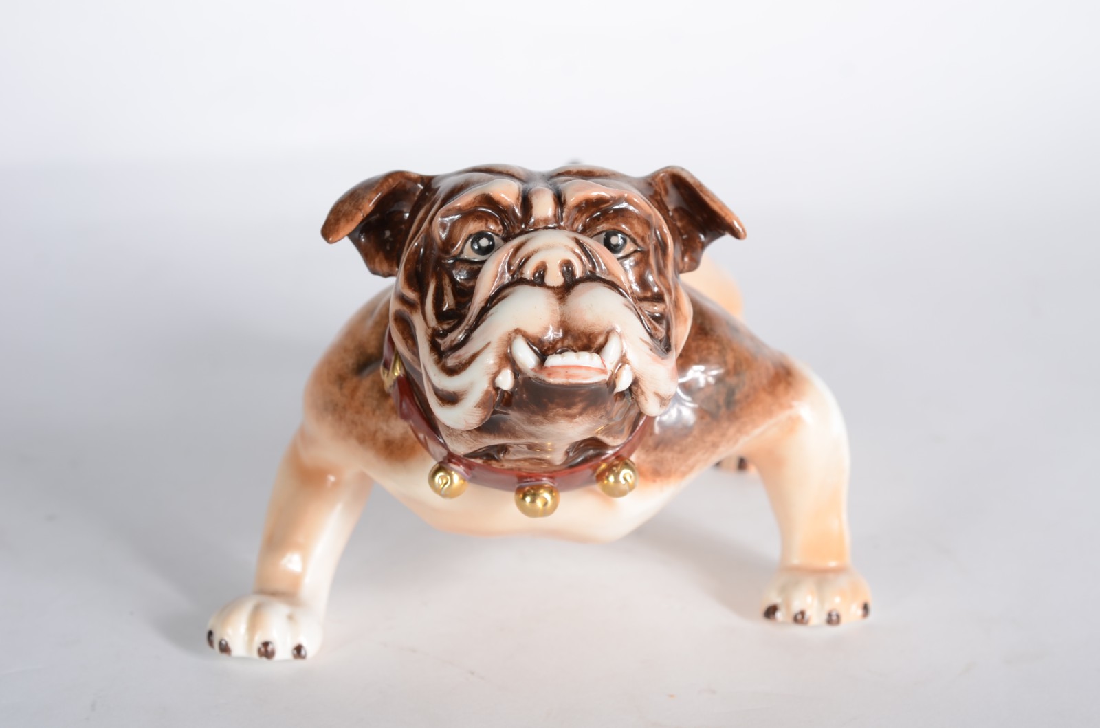 Duas peças, sendo: Prato de porcelana holandesa decorada com veleiro... - foto 9 de 11