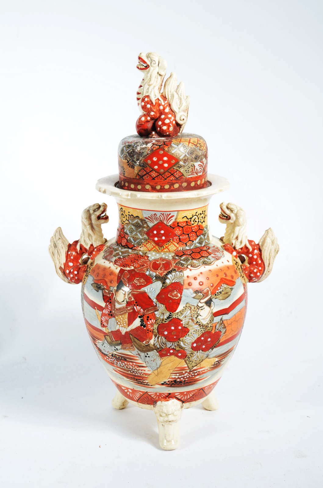 Potiche de cerâmica japonesa Satzuma, decorada com figuras de... - foto 1 de 8