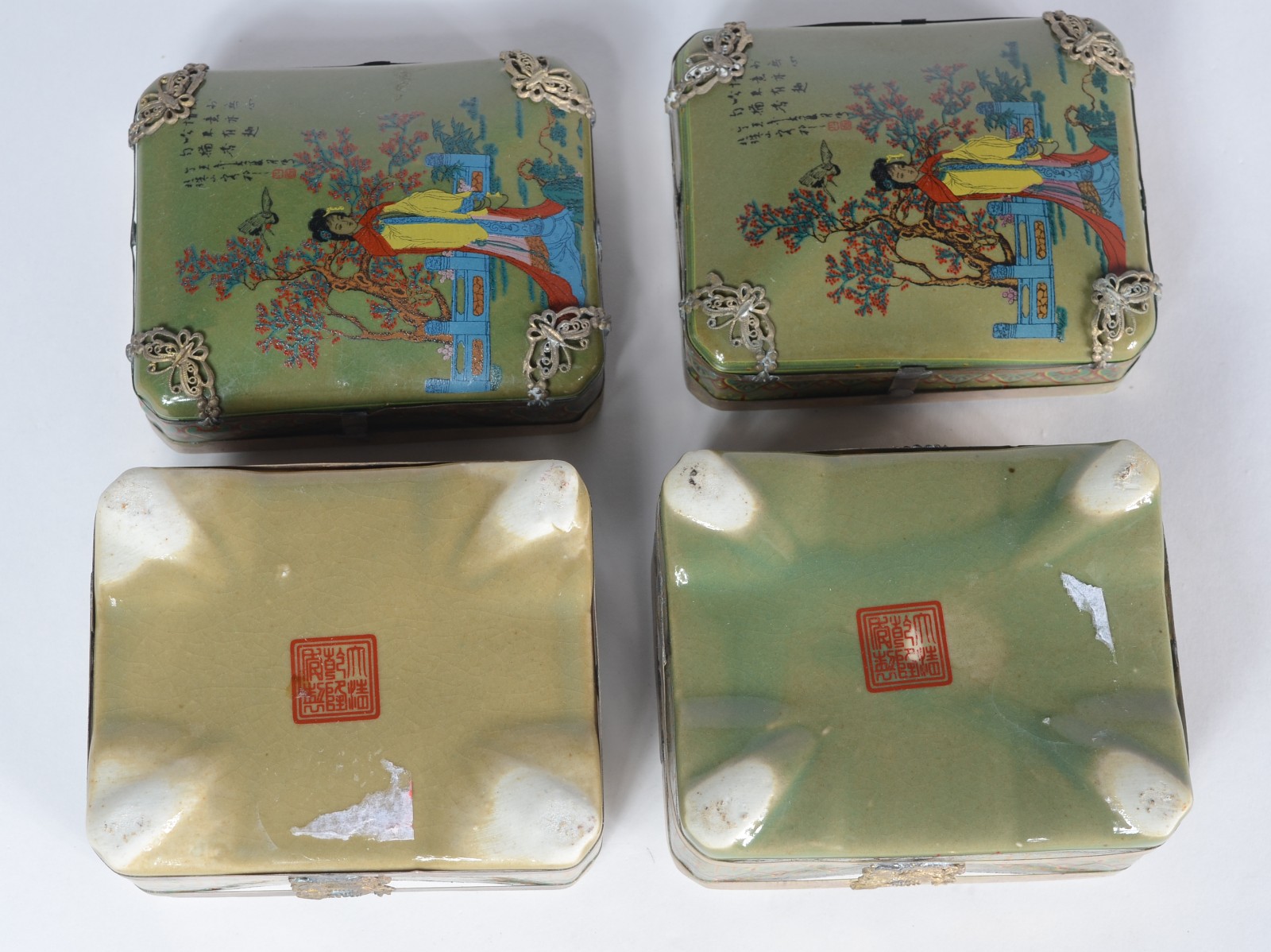 Duas caixas porta jóias de porcelana com cenas eróticas. - foto 4 de 4