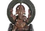 Antigo grupo escultórico representando Ganesha ... - Antigo grupo escultórico representando Ganesha repousada em trono com mangusto de metal dourado.<br>Curiosidades: Ganesha é o deus que detém o p...
