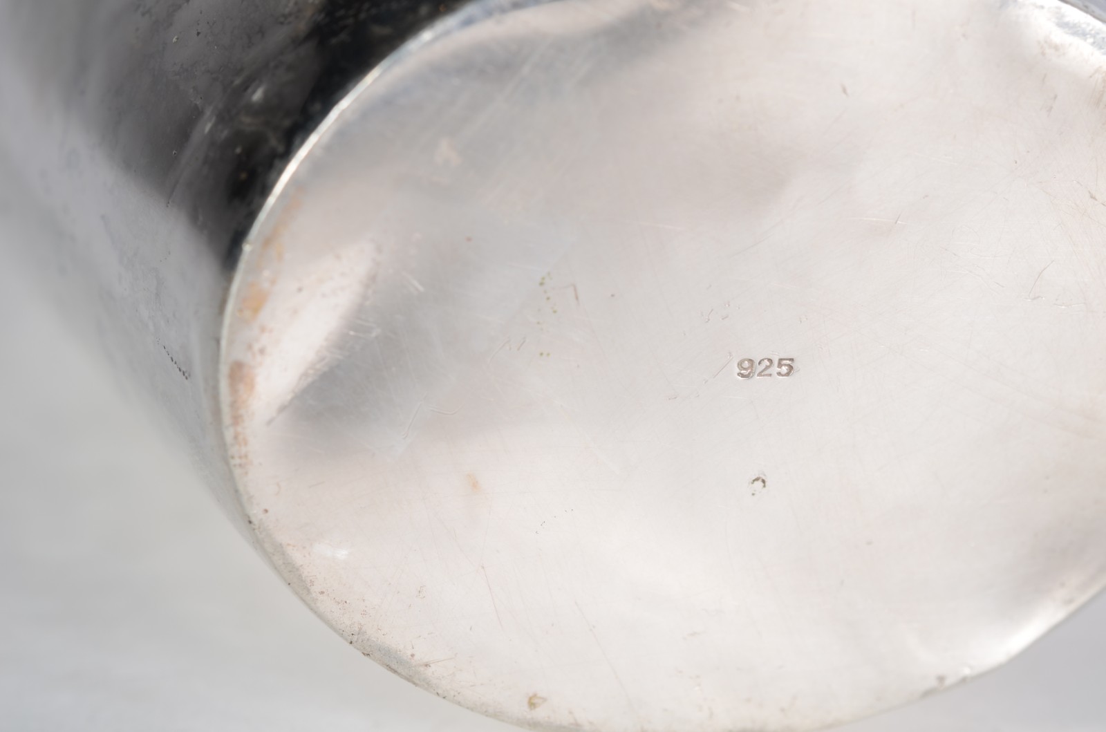 Jarra de prata contraste 925 mls. Amassados. Peso da prata: 550 g... - foto 6 de 6